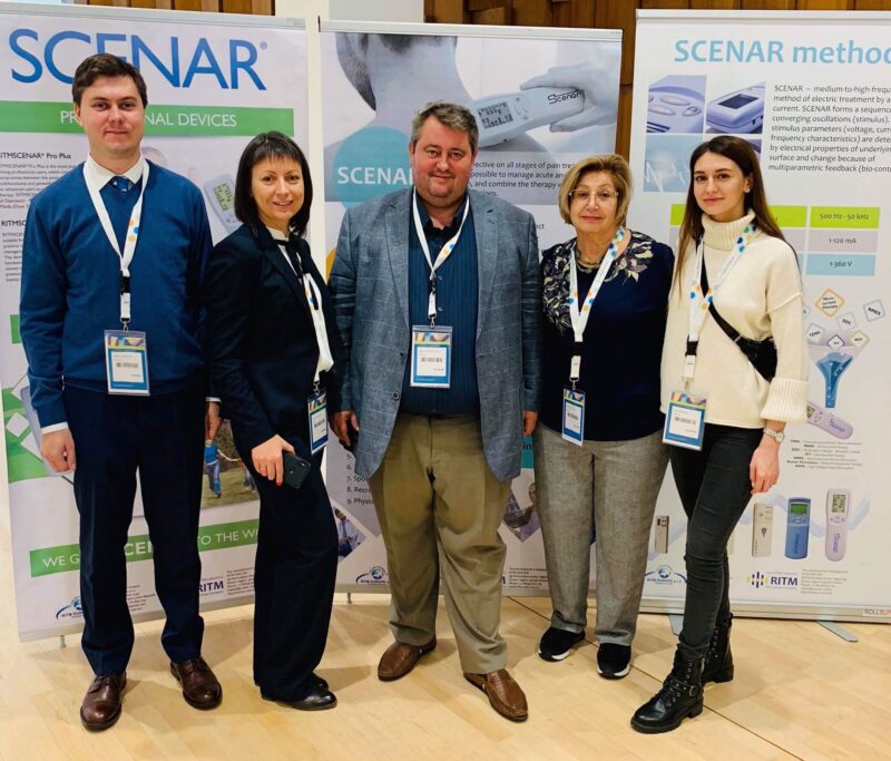 Group photo at SCENAR professional devices event with therapy information